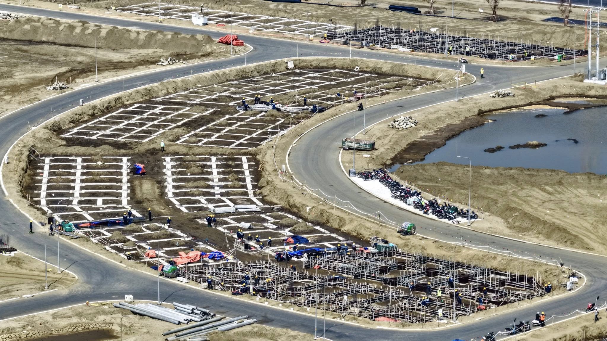 Giai đoạn nền móng đang được đẩy nhanh nhằm tạo tiền đề cho các hạng mục phía trên.