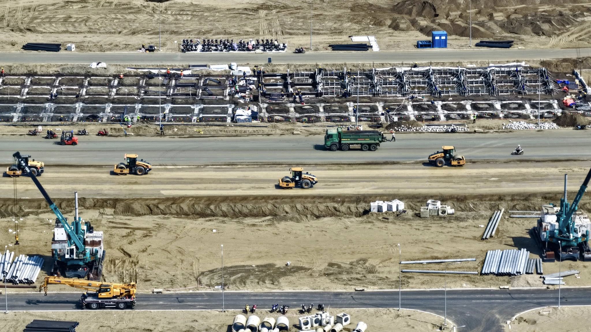 Khu A Vịnh Tiên thi công thần tốc, nhịp công trường tăng tốc rõ rệt, nhiều hạng mục nền móng được triển khai đồng loạt trong giai đoạn cao điểm